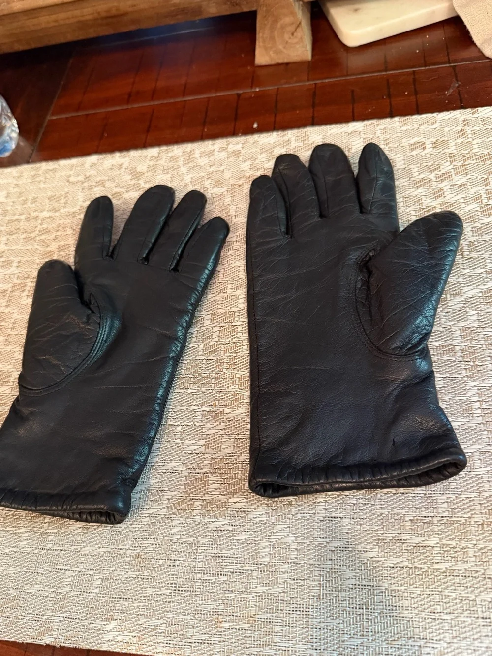 Wilson’s leather womens gloves Sz S